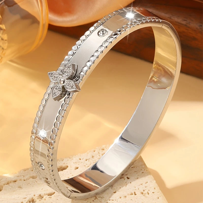 CLEEF BANGLE