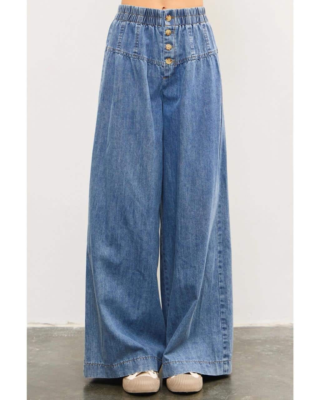 RELAXED WIDE LEG BUTTON JEANS