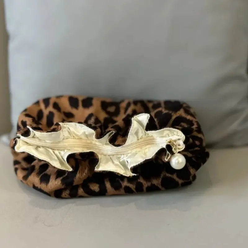 LEOPARD PRINT COSMETIC SET OF 2