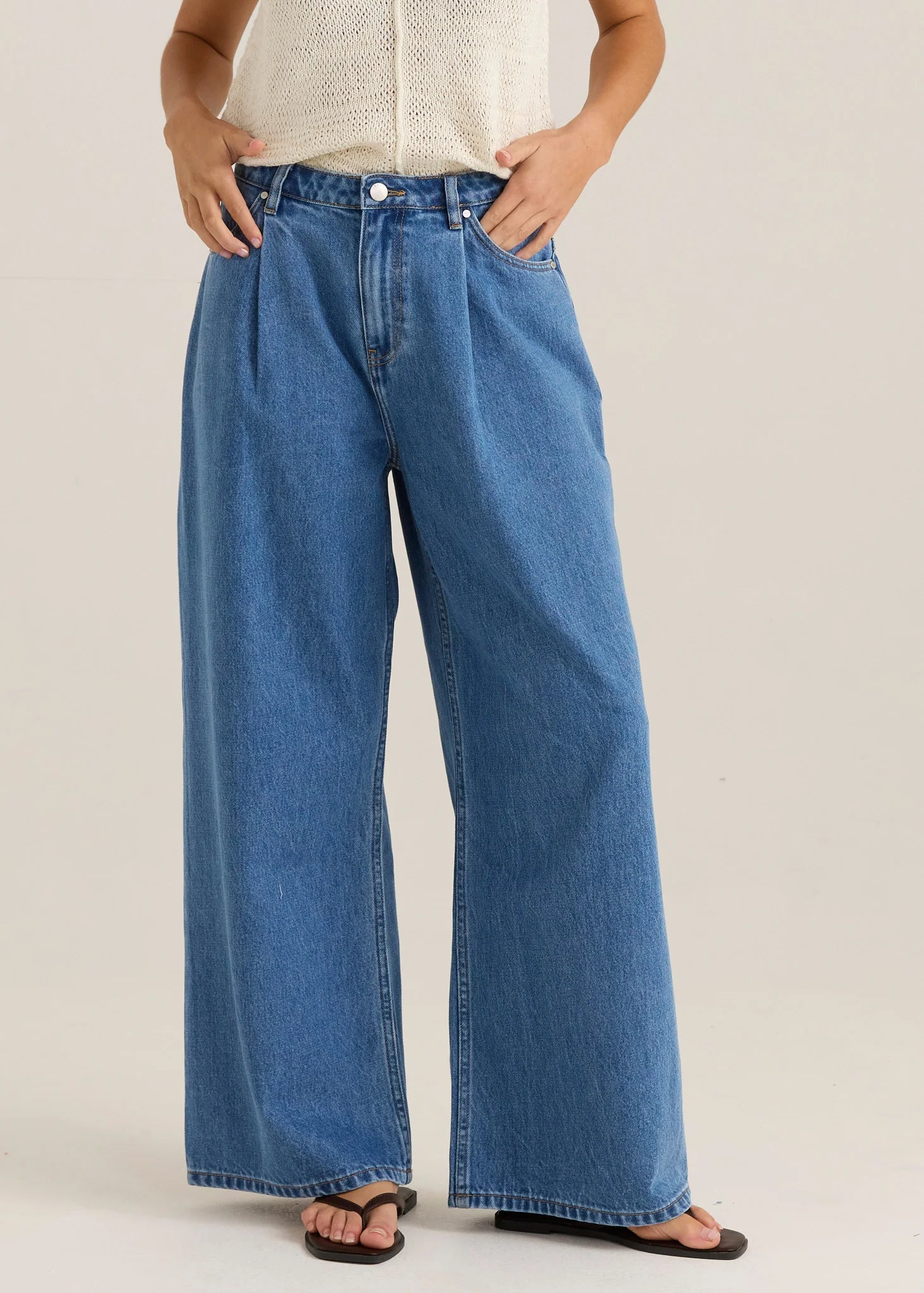 Yara Slack Pleat Jean - Classic Blue Wash