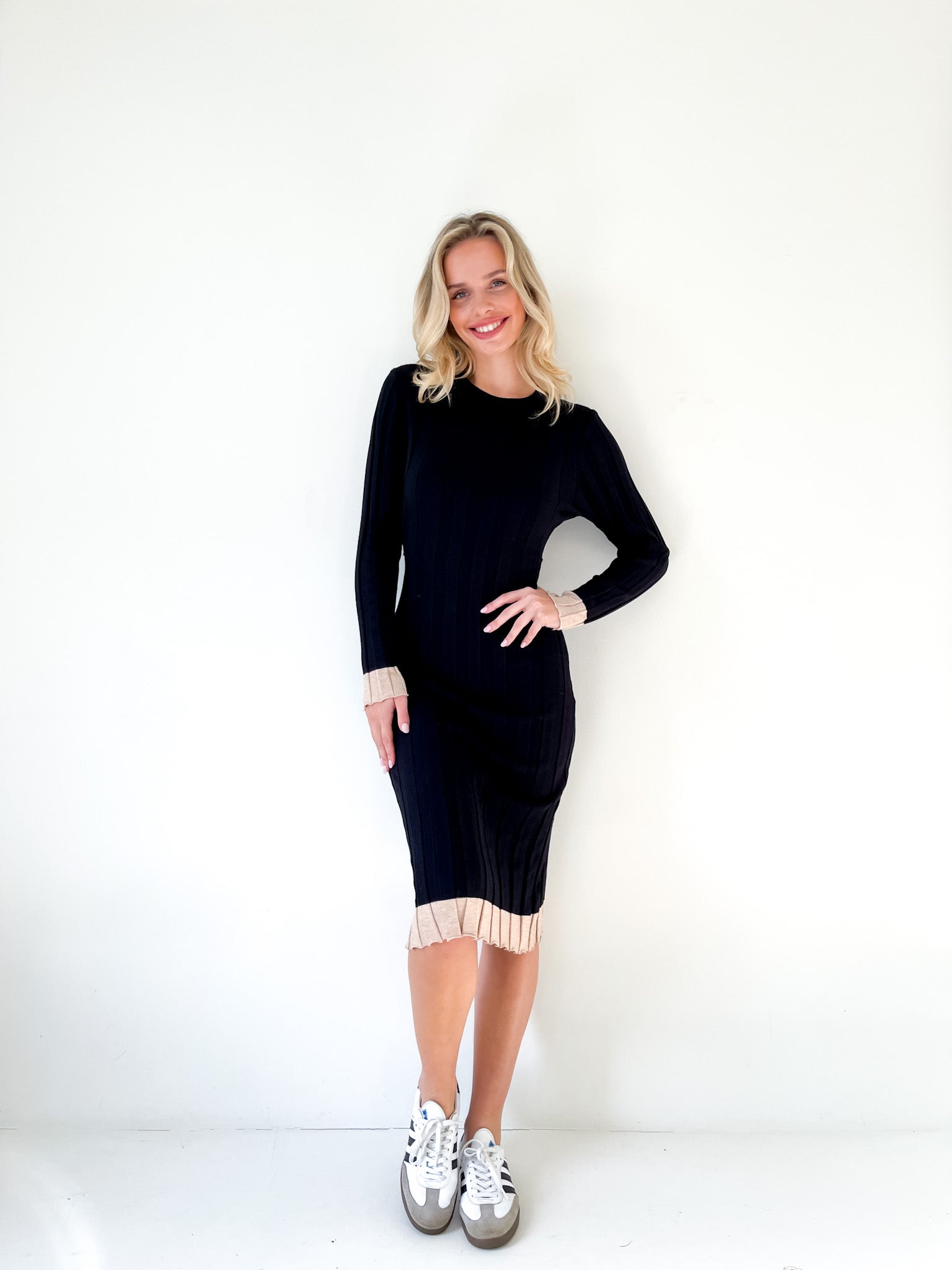 RIBBED TRIM DRESS