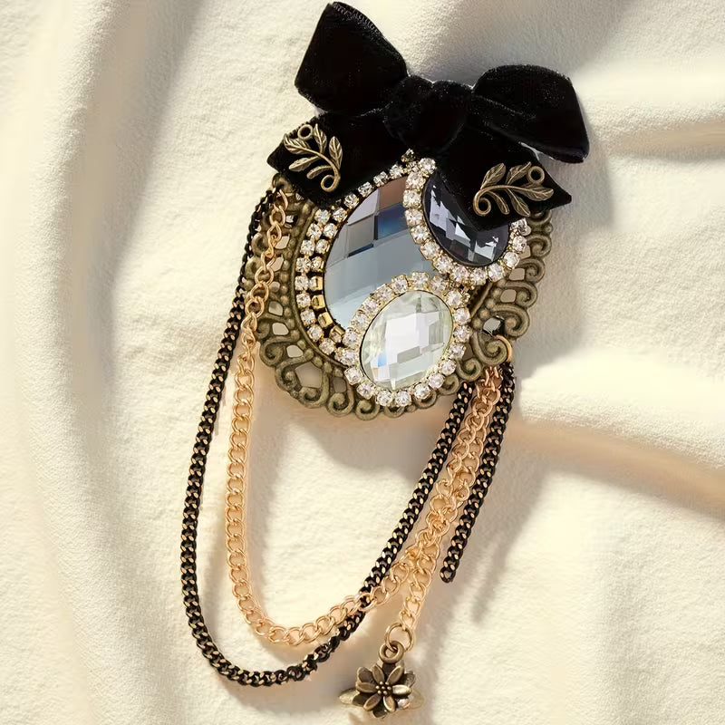 SOHO ANTIQUE BROOCH