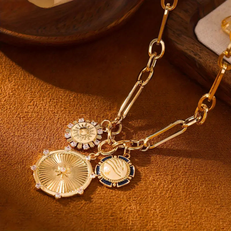 TRI PENDANT NECKLACE