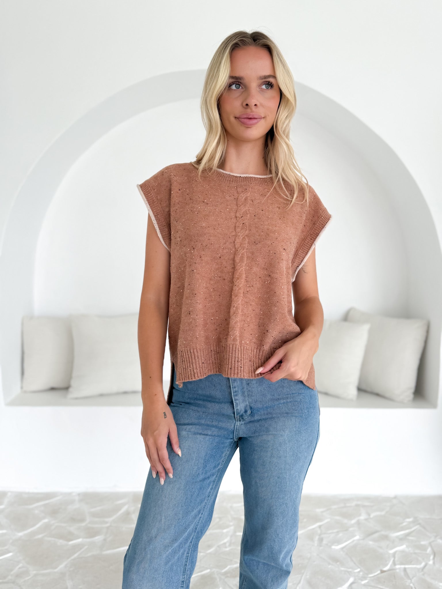 SPEKLE KNIT VEST