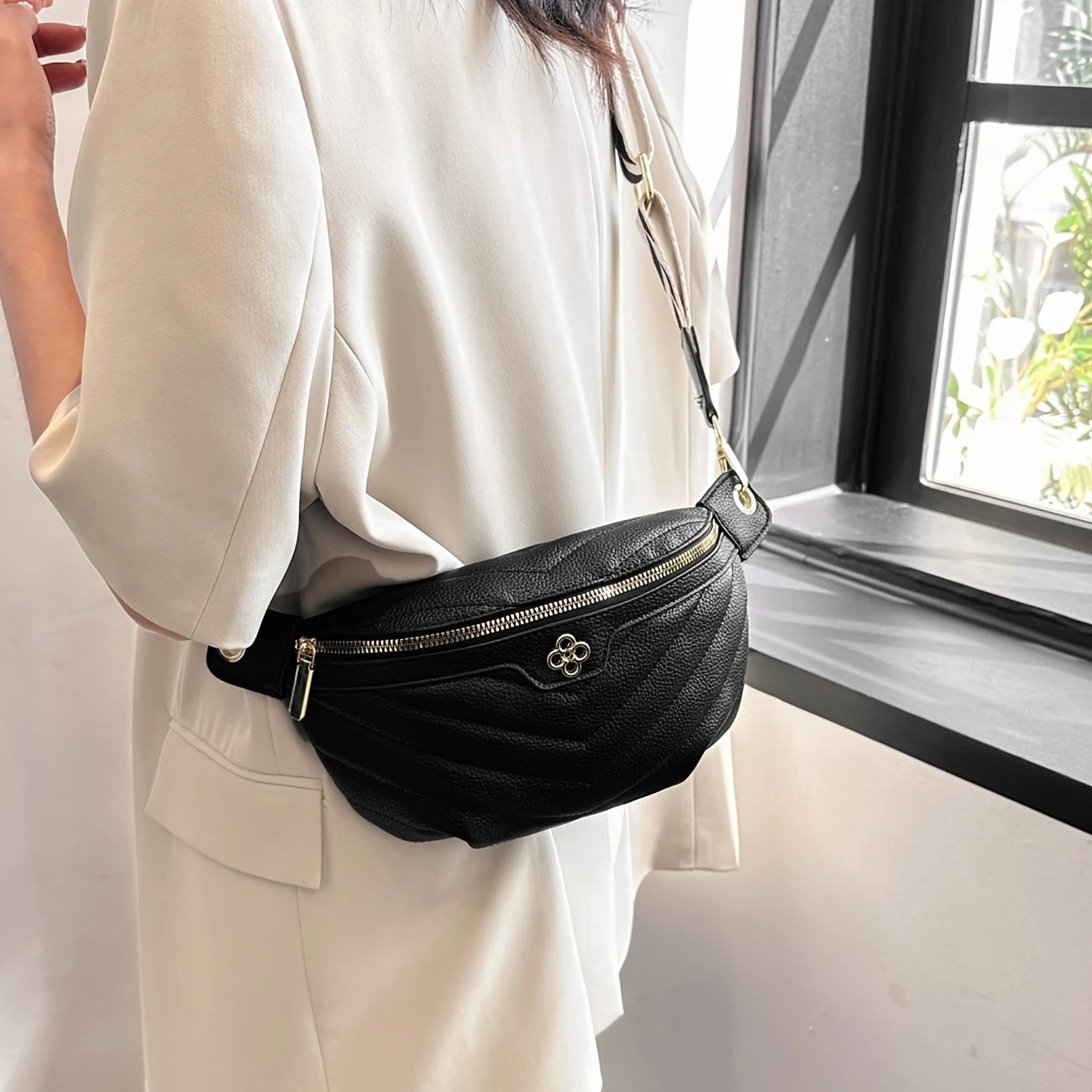 MOTIF CROSSBODY BAG