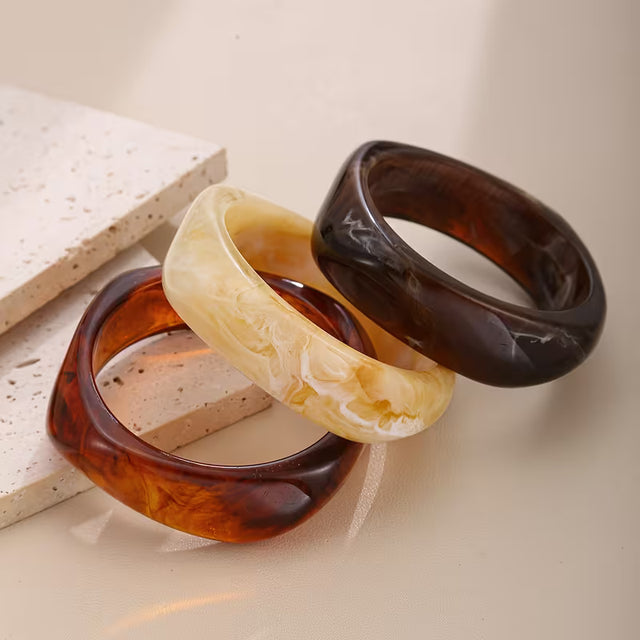STACKABLE RESIN BANGLE SET