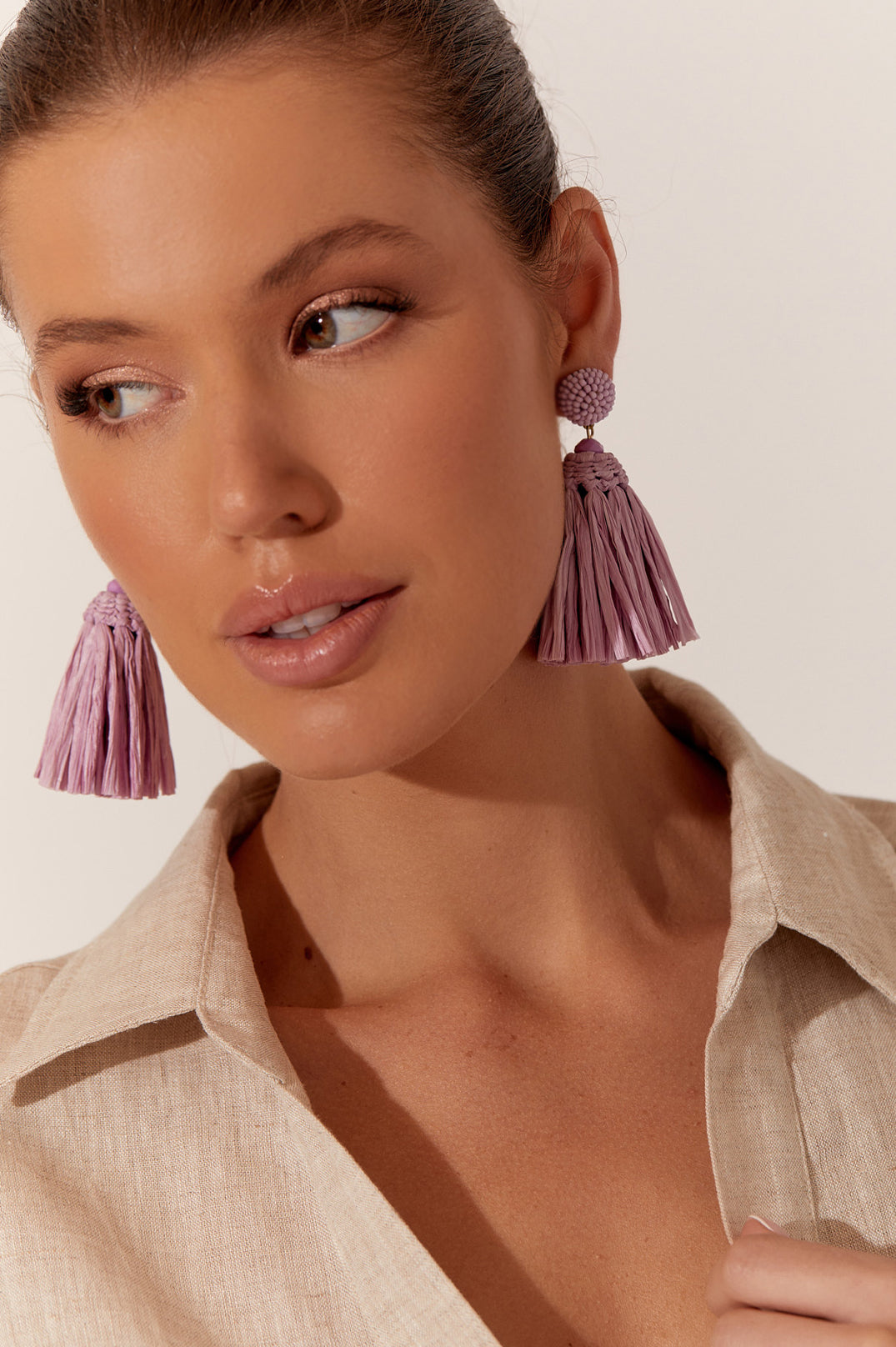 KAMI BED TOP RAFFIA TASSEL EARRING