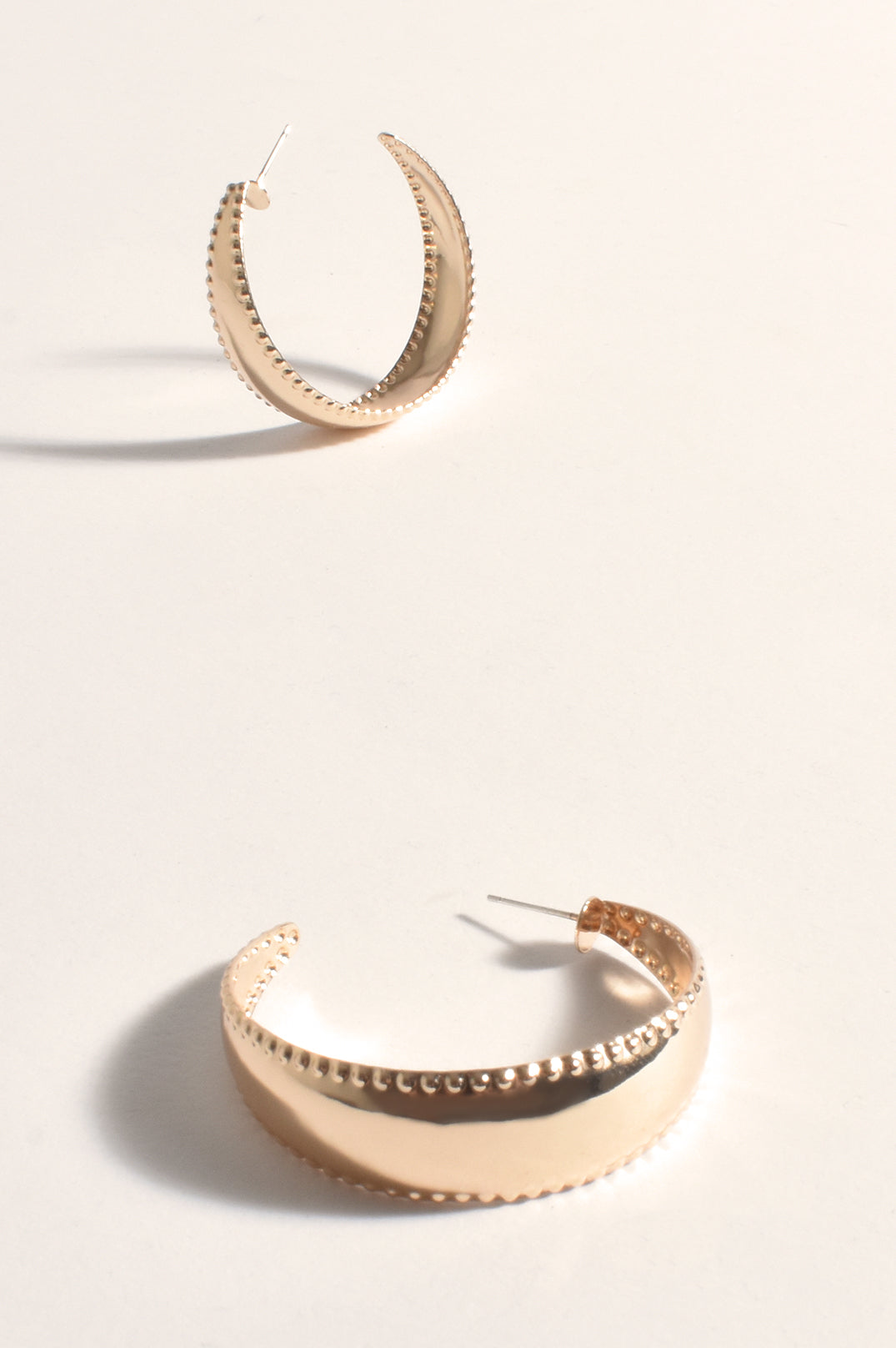 DOT EDGE METAL HOOPS