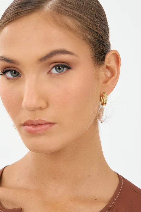 Baroque Pearl Patterned Hoops (Gold)