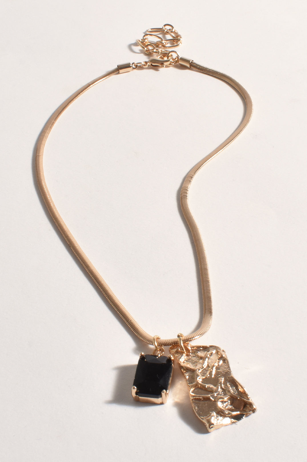 CHARM AND JEWEL SHORT NECKLACE