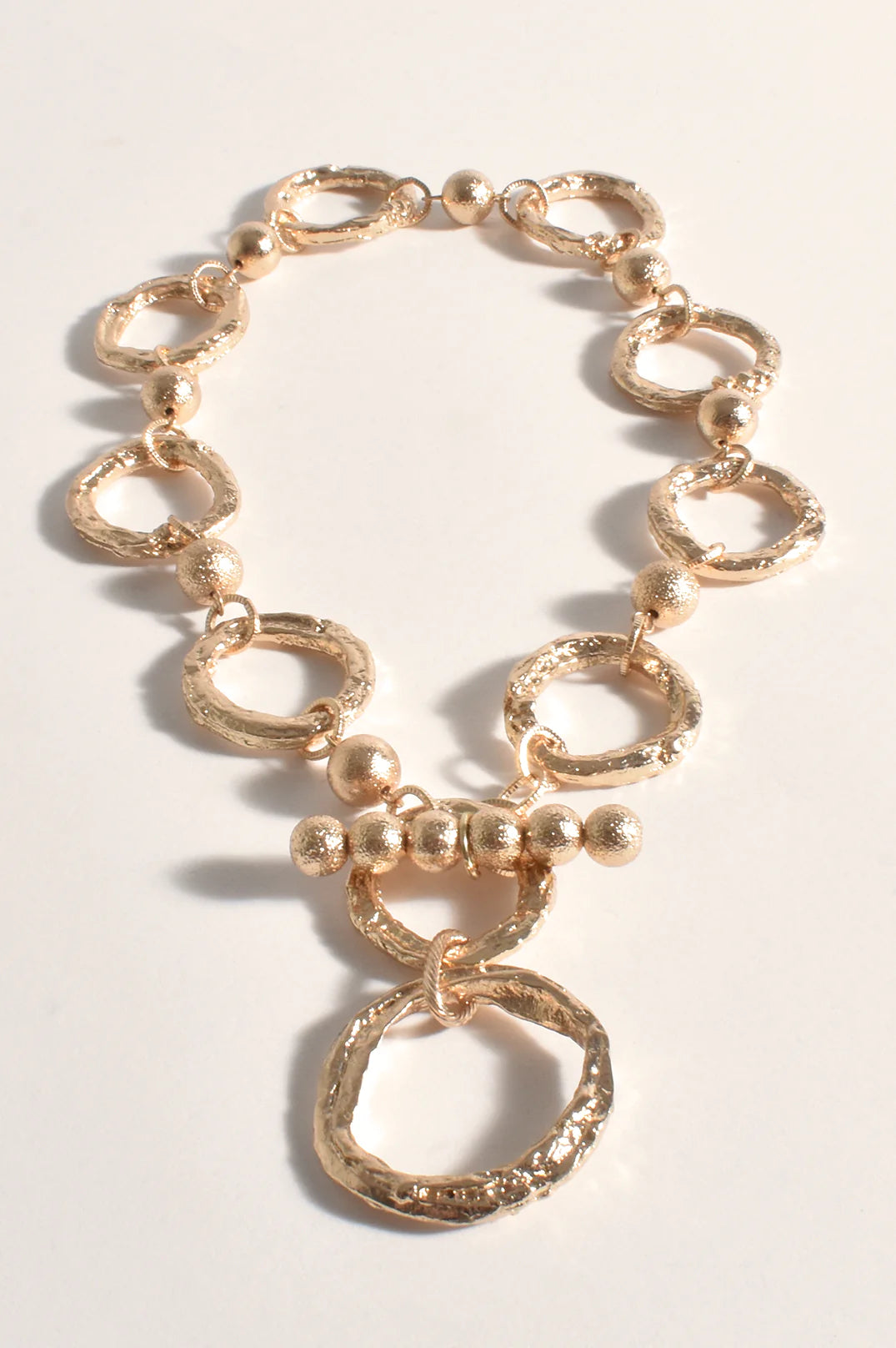 MOLTEN METAL CIRCLE EVENT NECKLACE (GOLD)