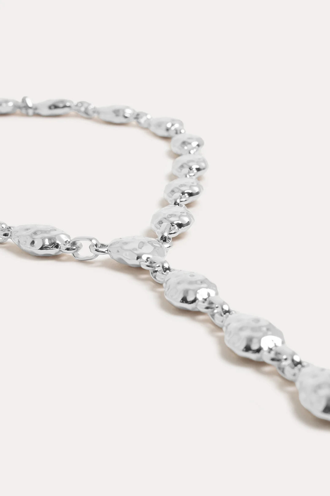 Metal Pod Y Necklace