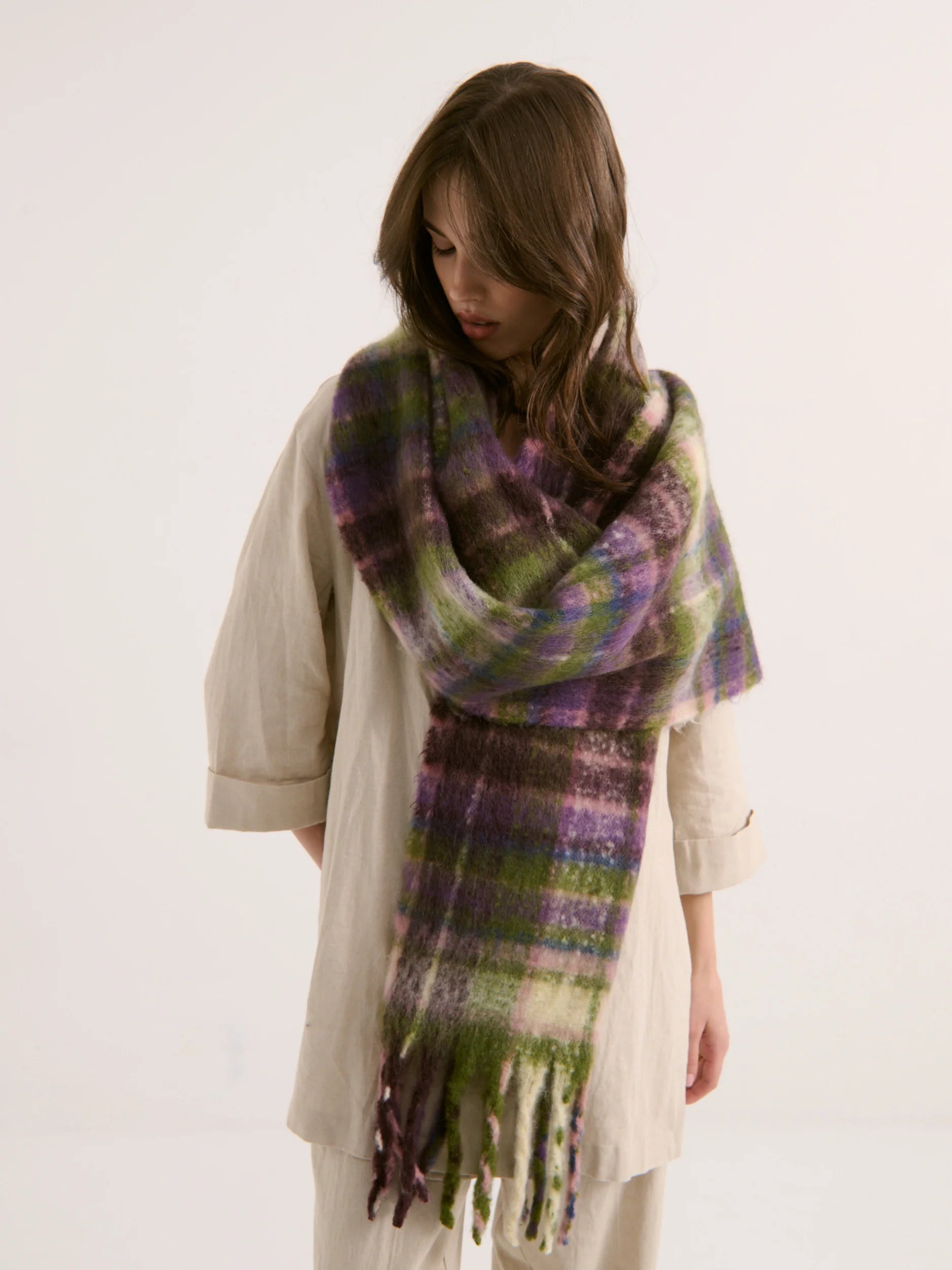 Vacanza Fluffy Scarf