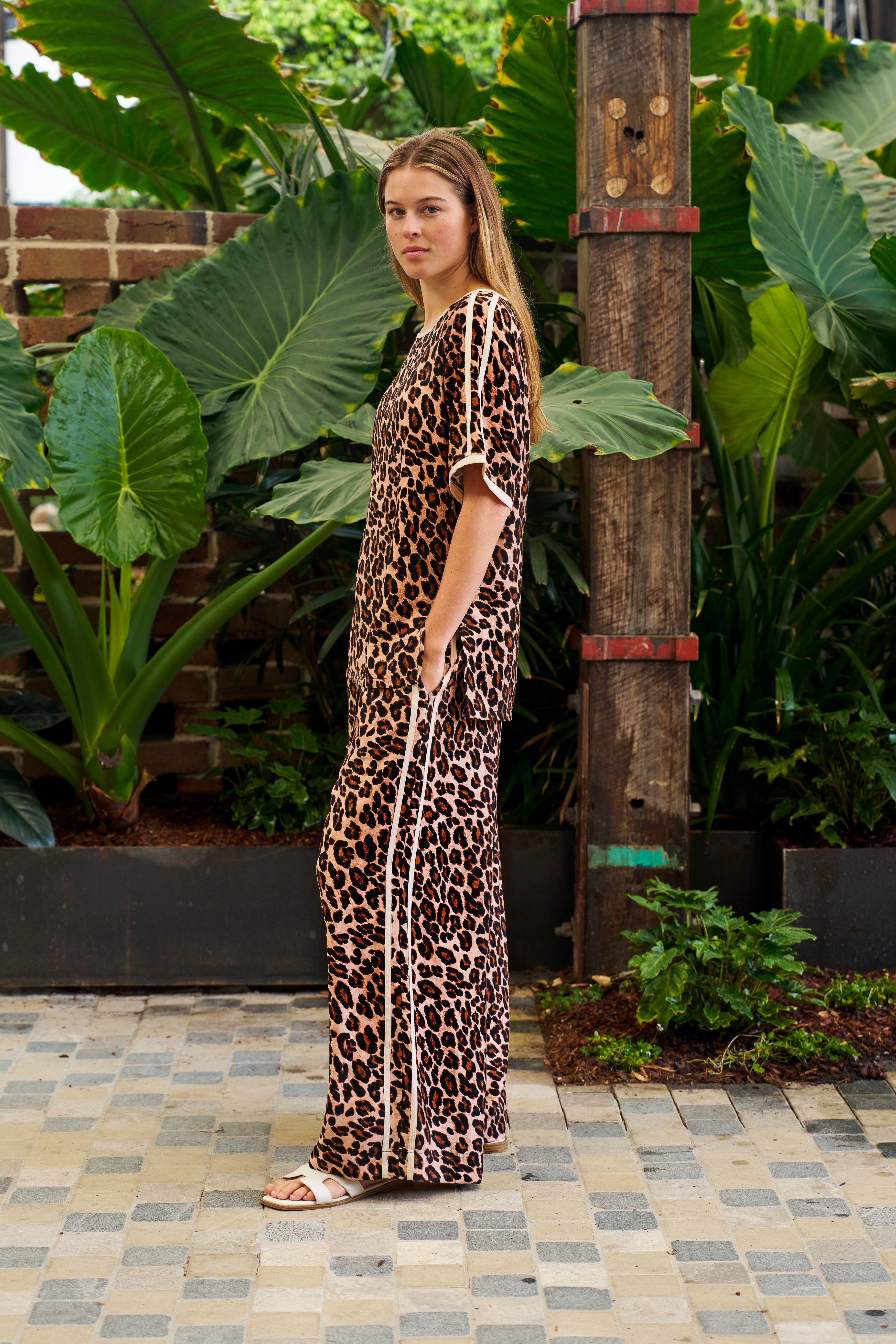 RAINA LEO TOP