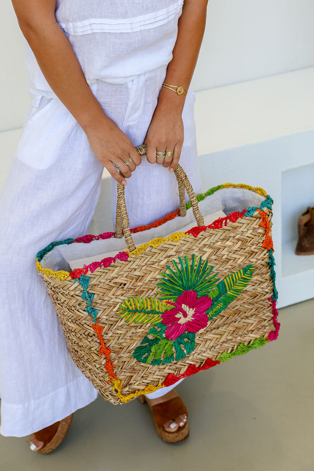 STRAW BASKET FLORAL DETAIL