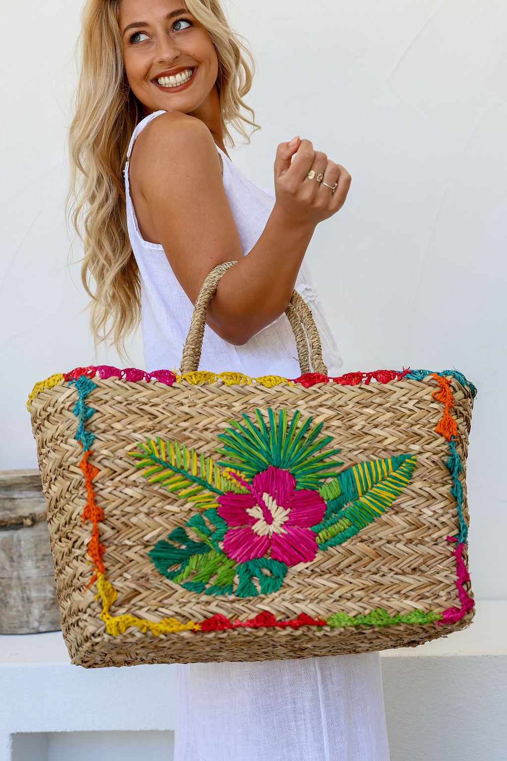 STRAW BASKET FLORAL DETAIL