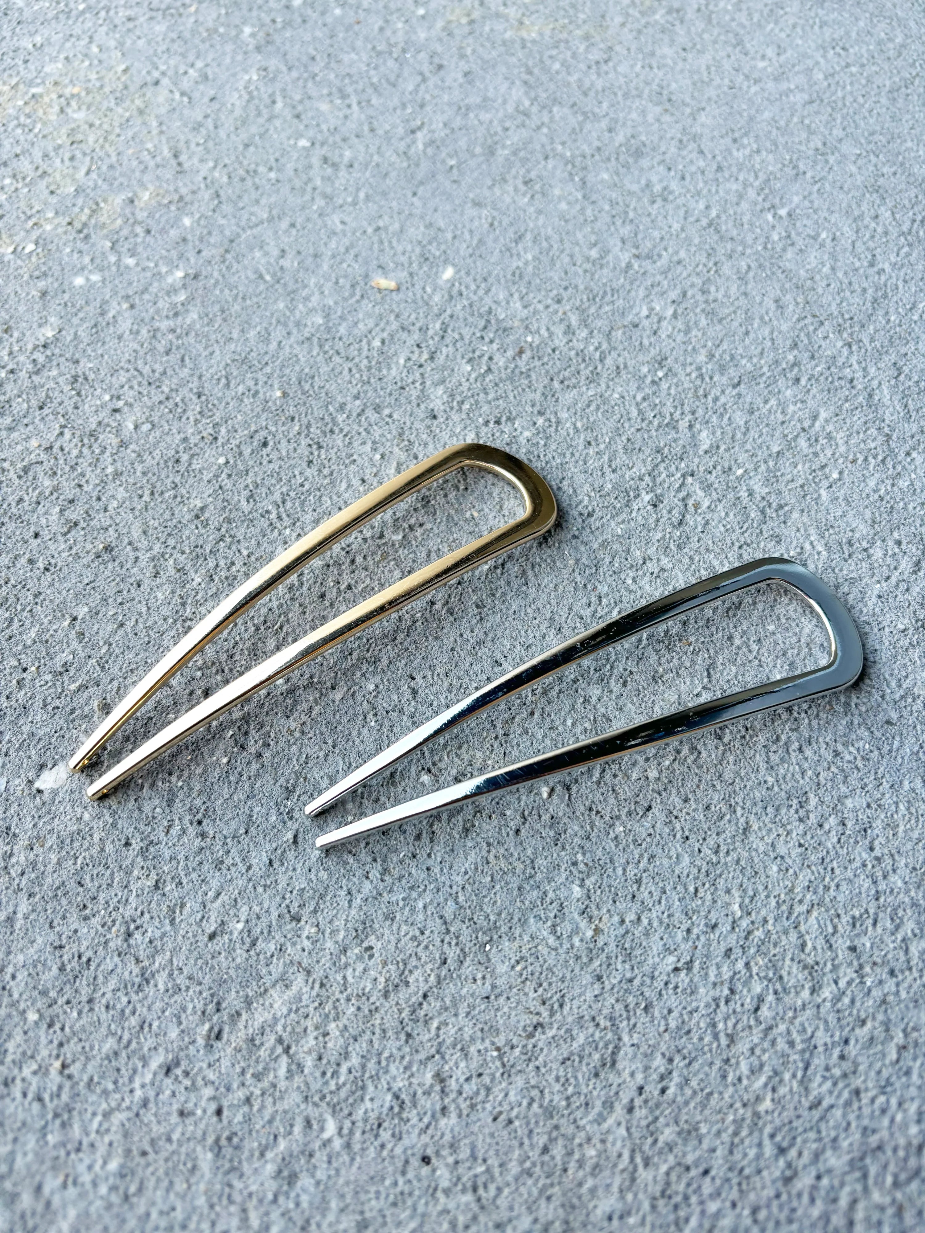 Pheobe Plain French Pin in Gold