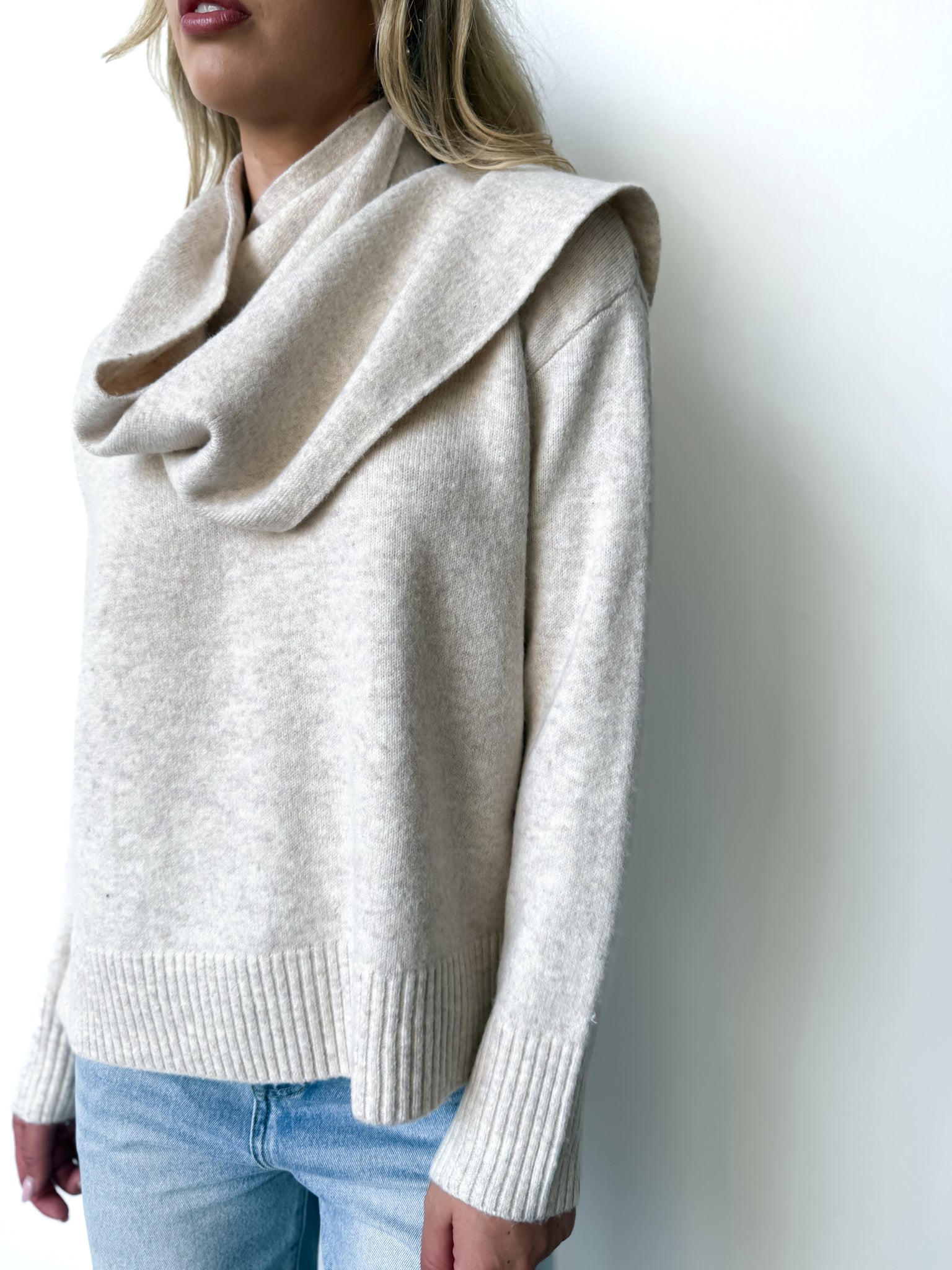 SCARF KNIT JUMPER