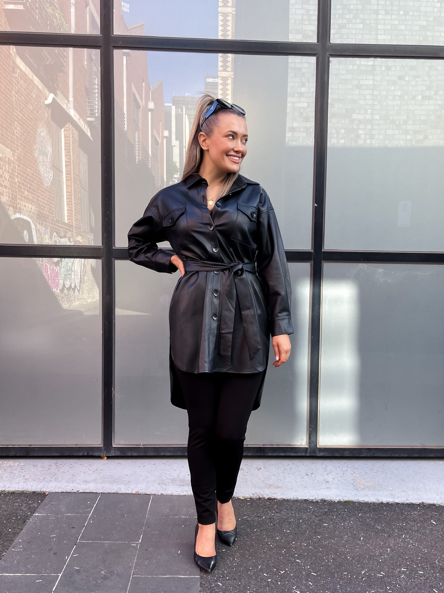 PLEATHER SHACKET WITH SELF TIE