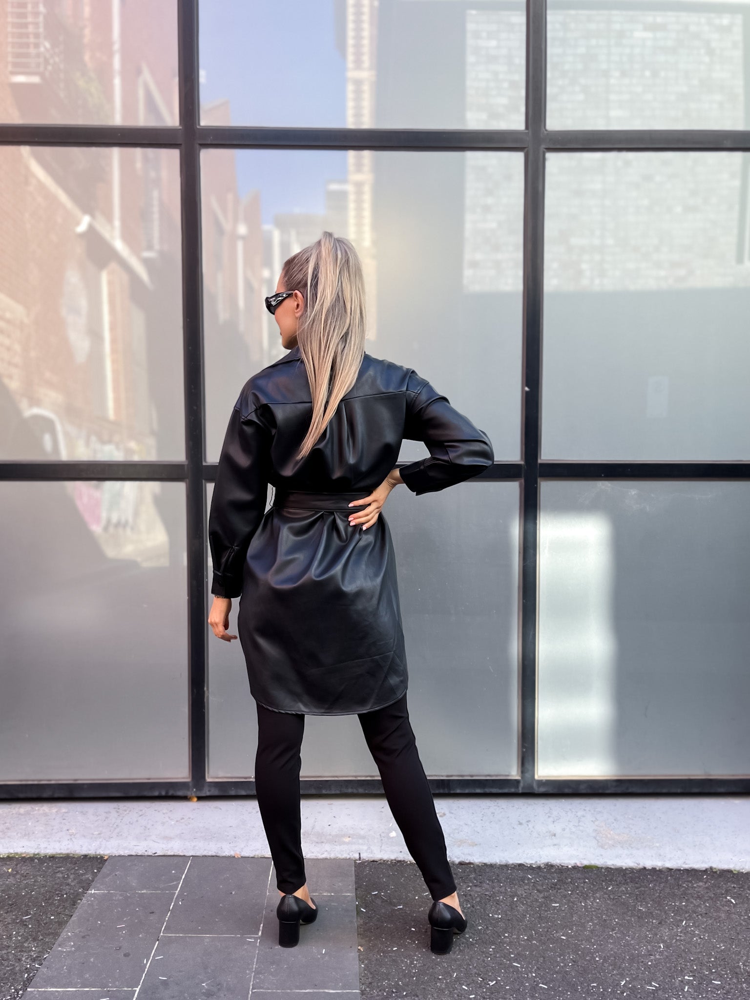 PLEATHER SHACKET WITH SELF TIE