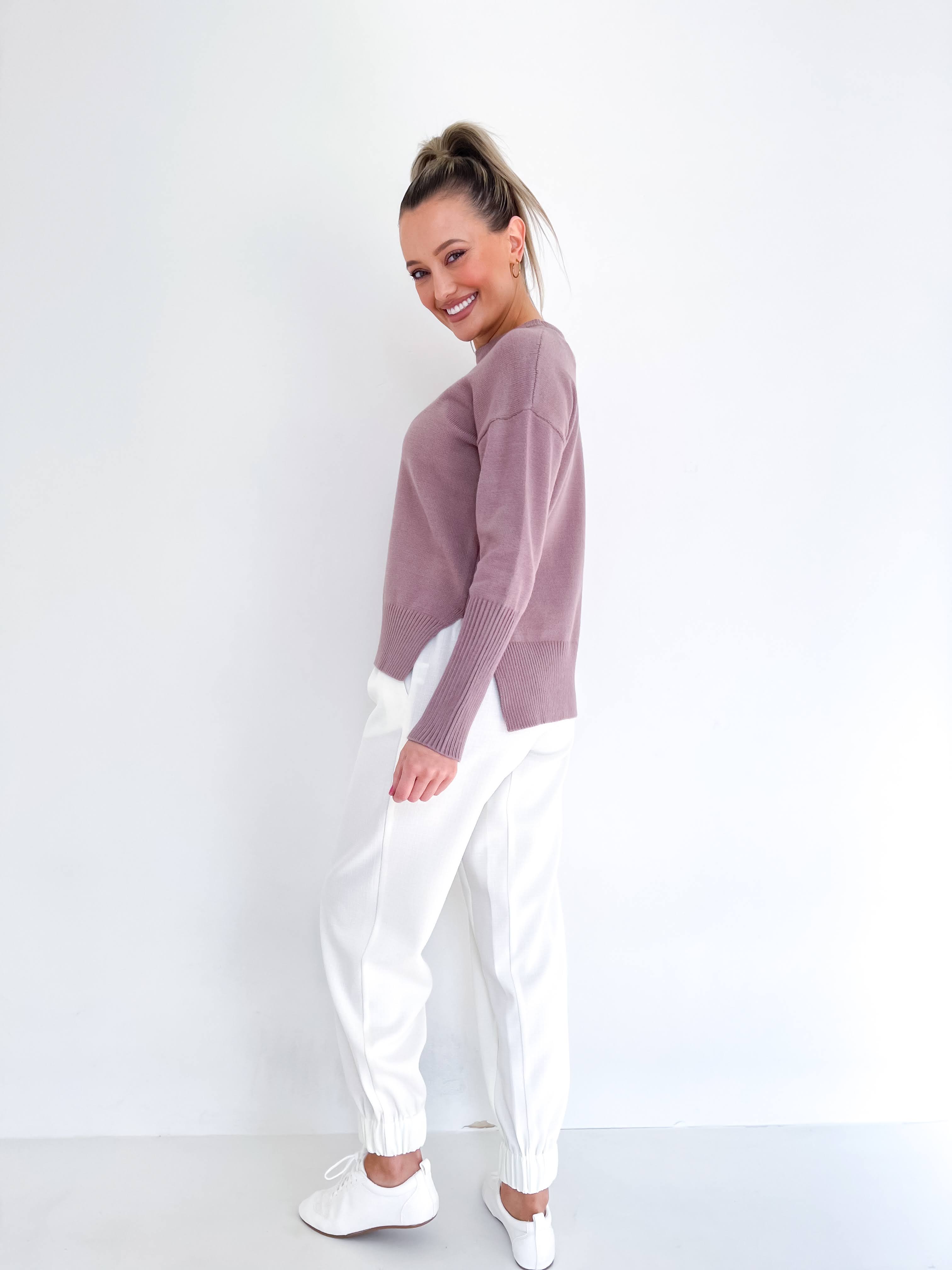 BASIC MOTIF KNIT