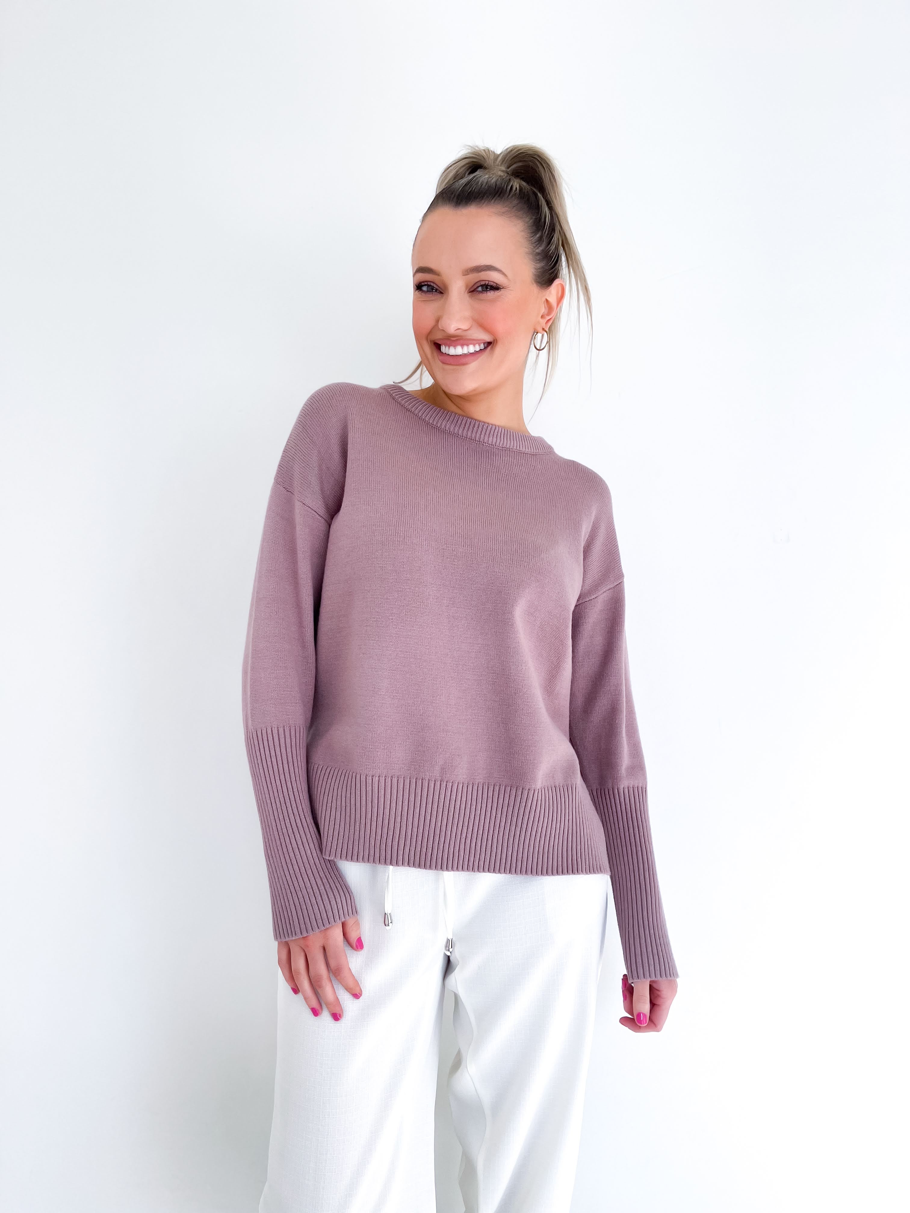 BASIC MOTIF KNIT