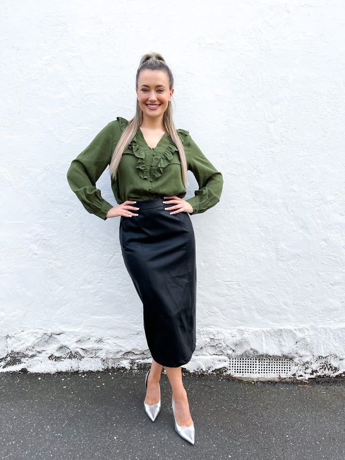 PLEATHER FITTED MIDI SKIRT