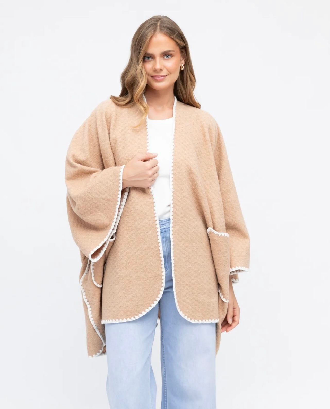 BLANKET STITCH EDGE CAPE