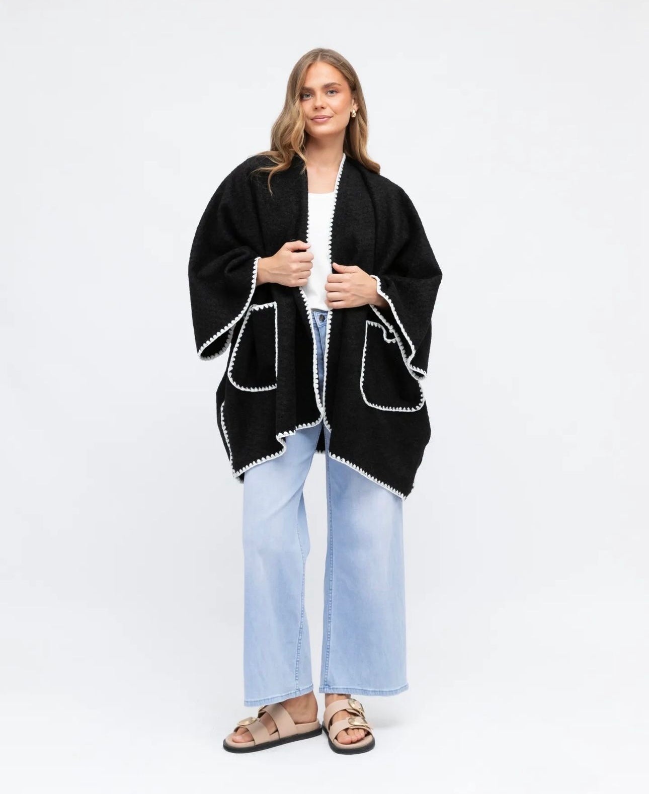 BLANKET STITCH EDGE CAPE