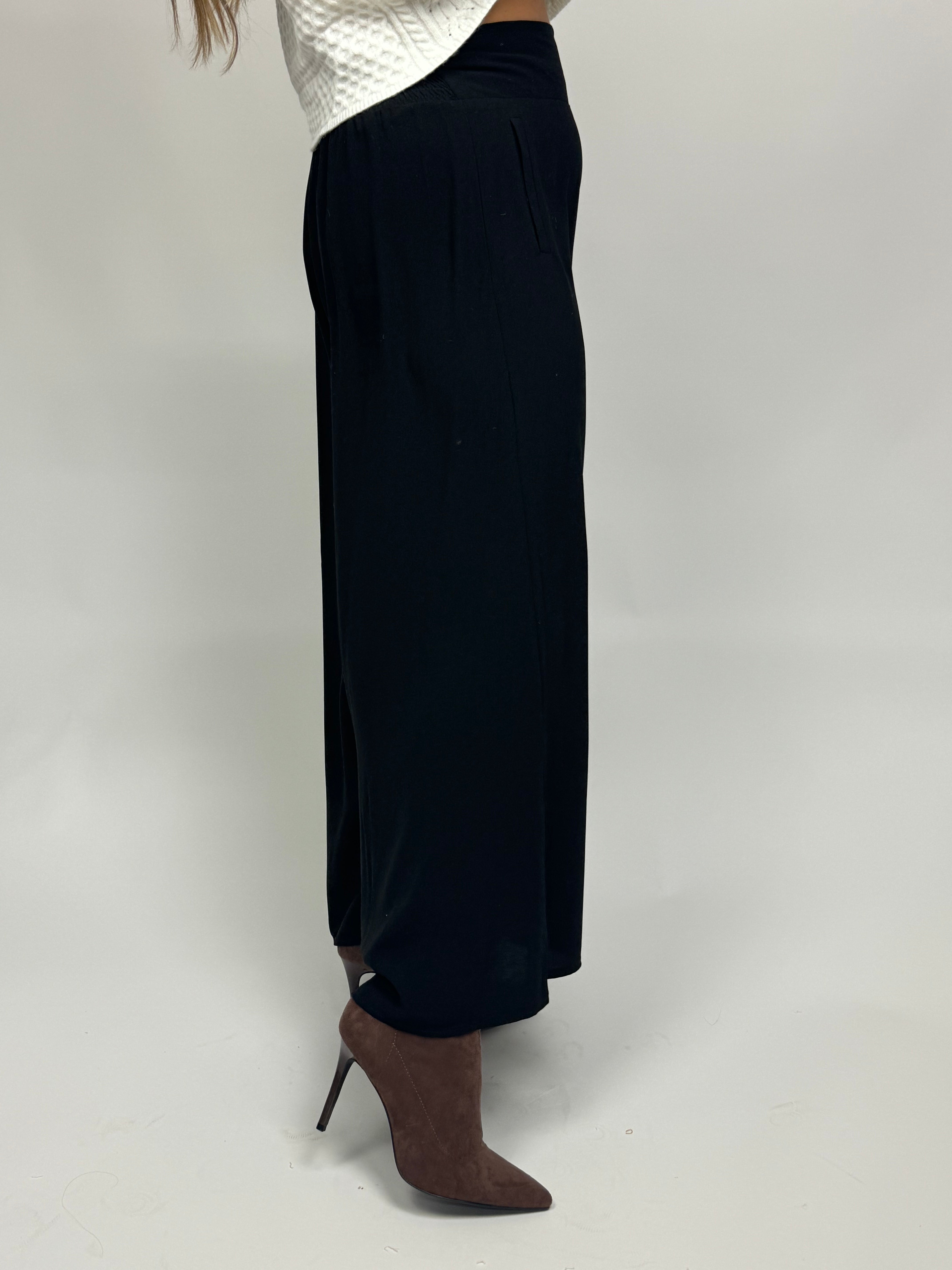 FLOWY LOVE ME PANTS- Black