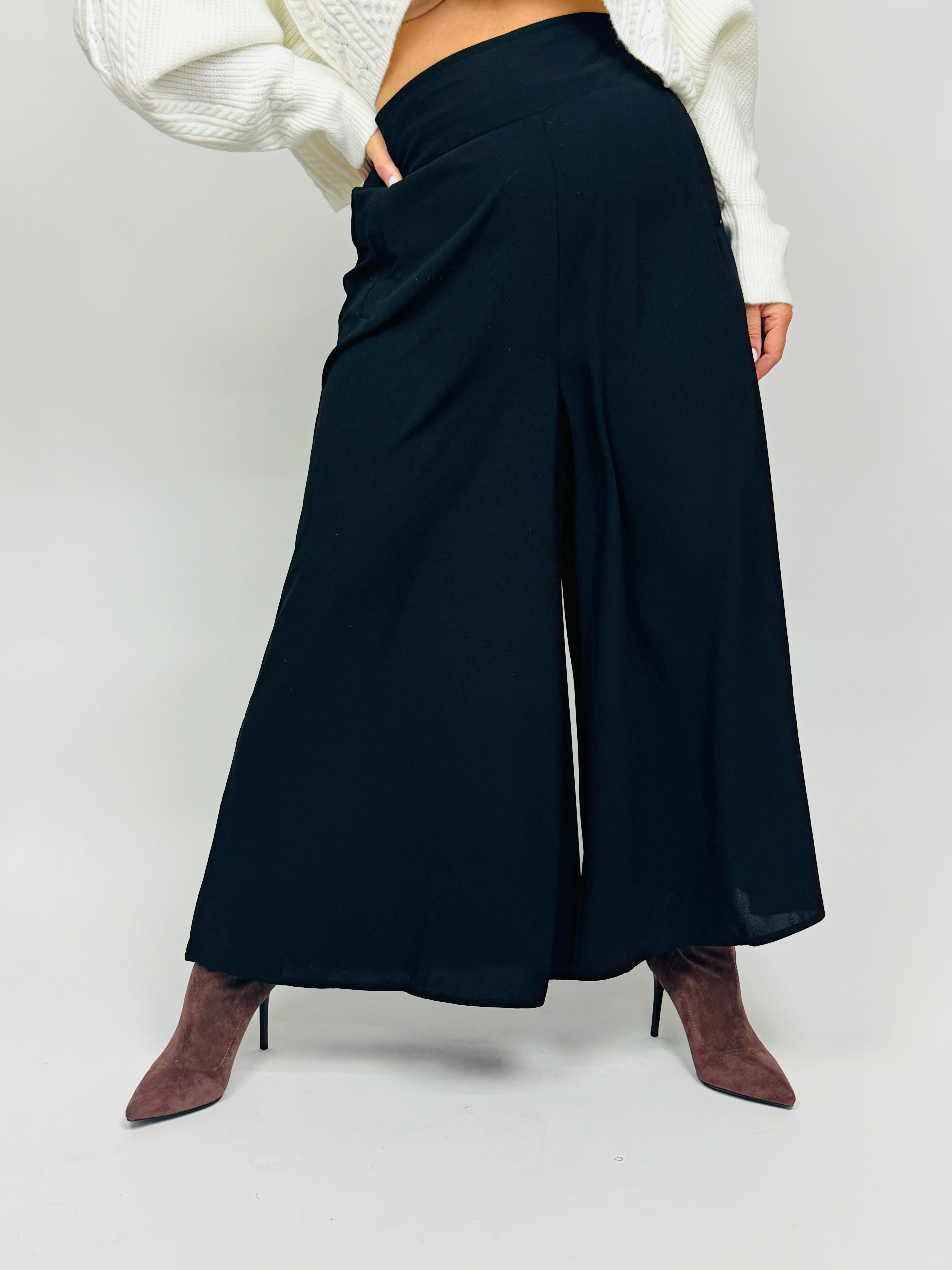 FLOWY LOVE ME PANTS- Black