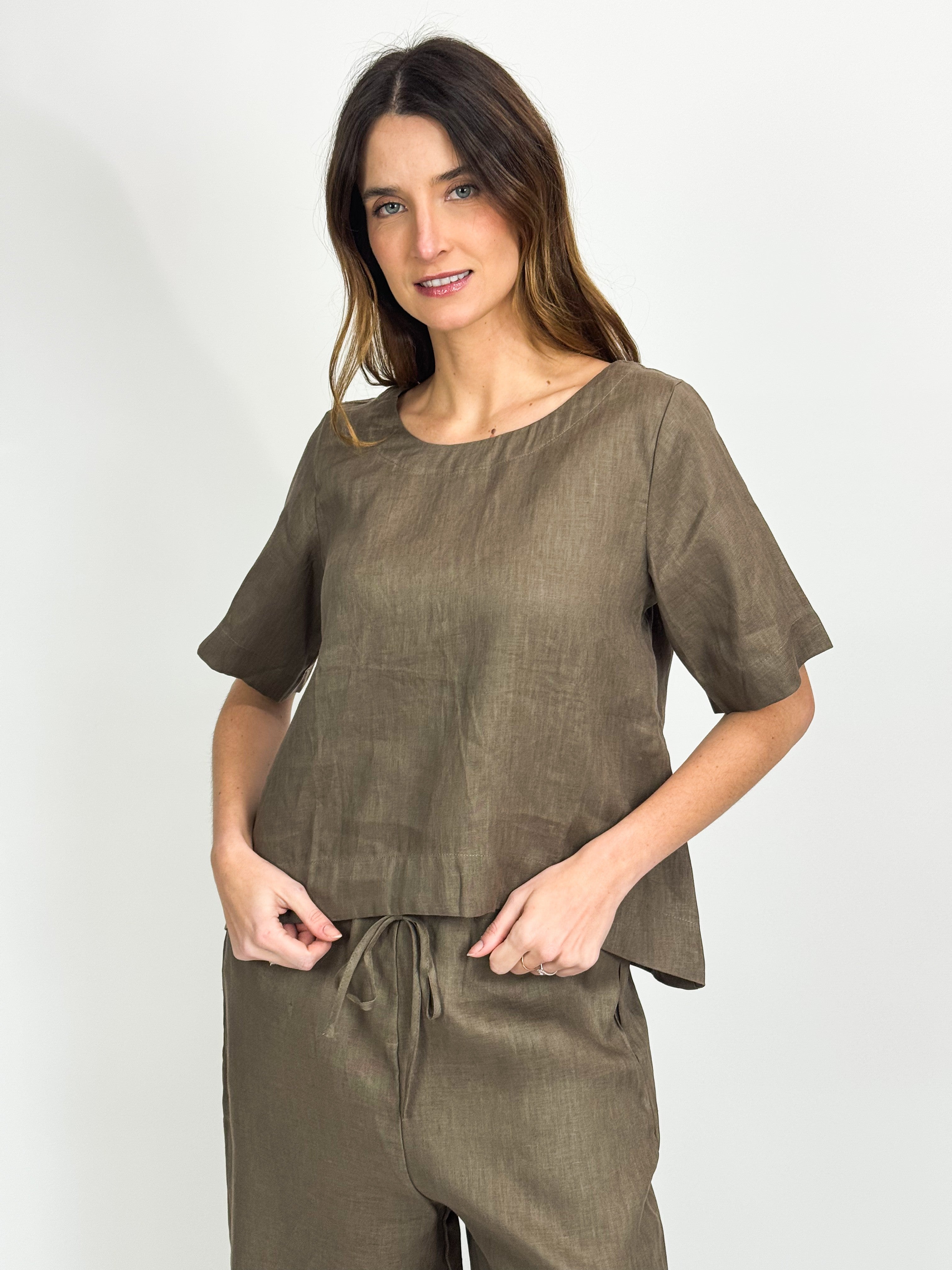 EASY LINEN CREW NECK TOP