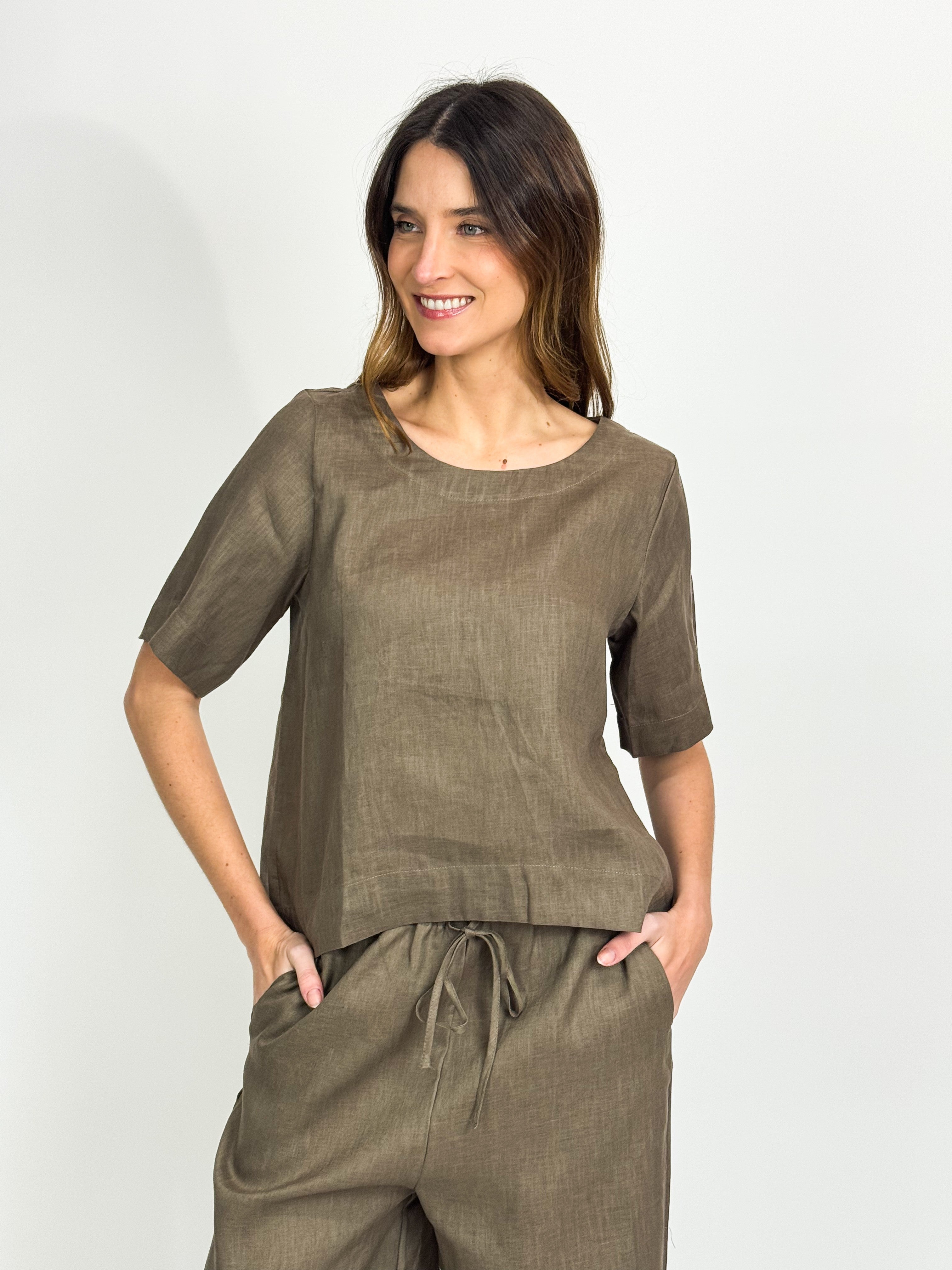 EASY LINEN CREW NECK TOP