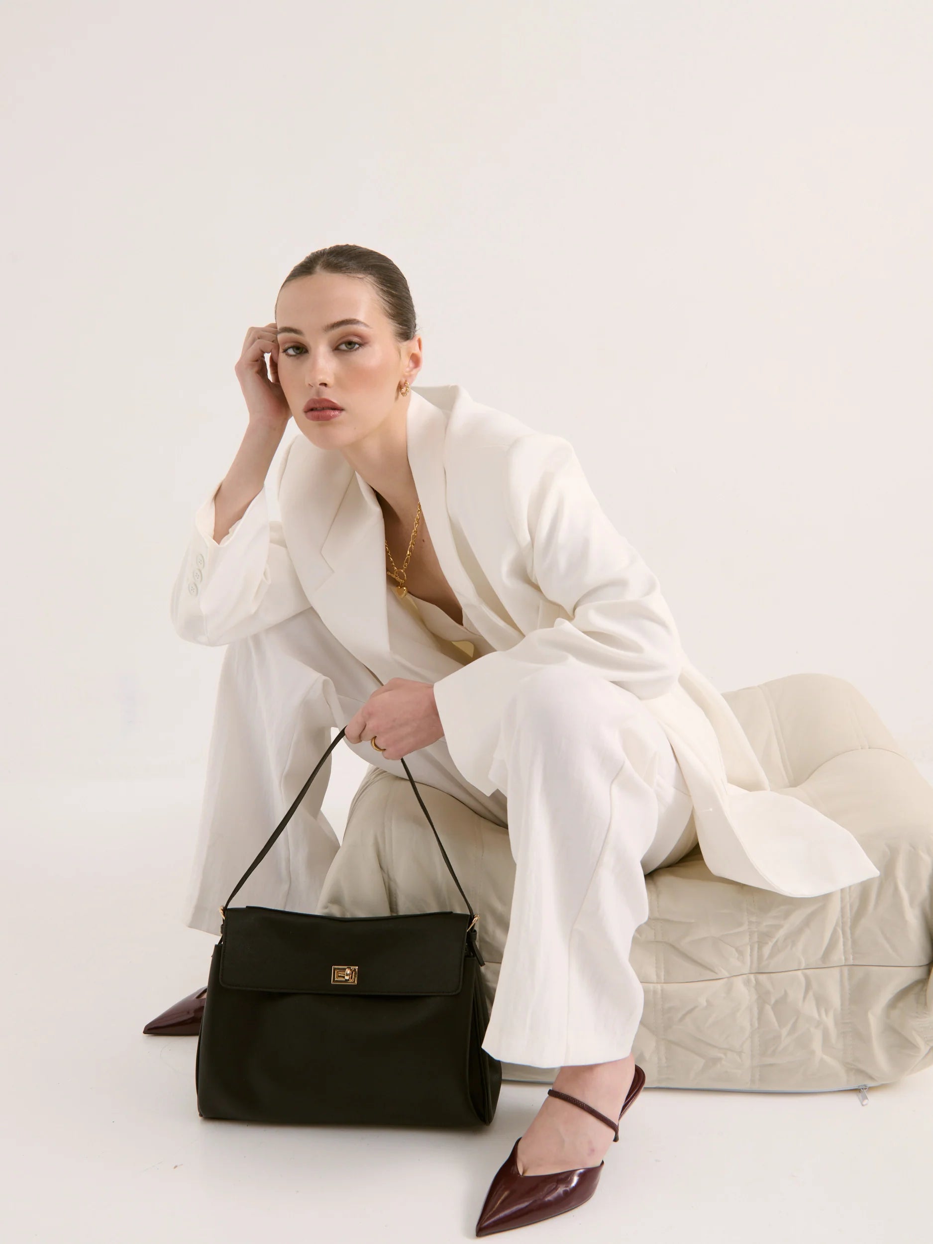 The Isabeau Black Classic Shoulder Bag