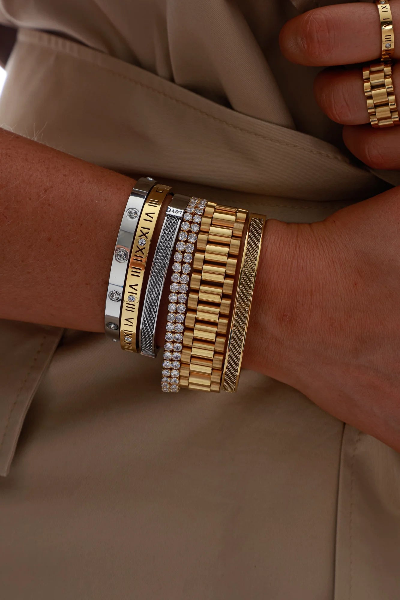 Soho Bracelet – 18K Gold-Plated Minimalist Cuff Bracelet