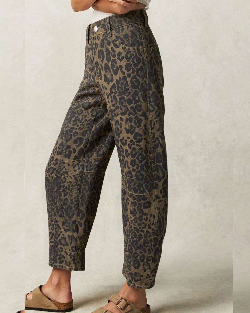 MID RISE ANIMAL BARREL DENIM