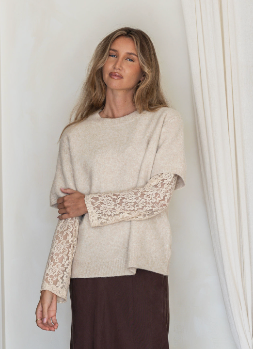 LACE SLEEVE KNIT