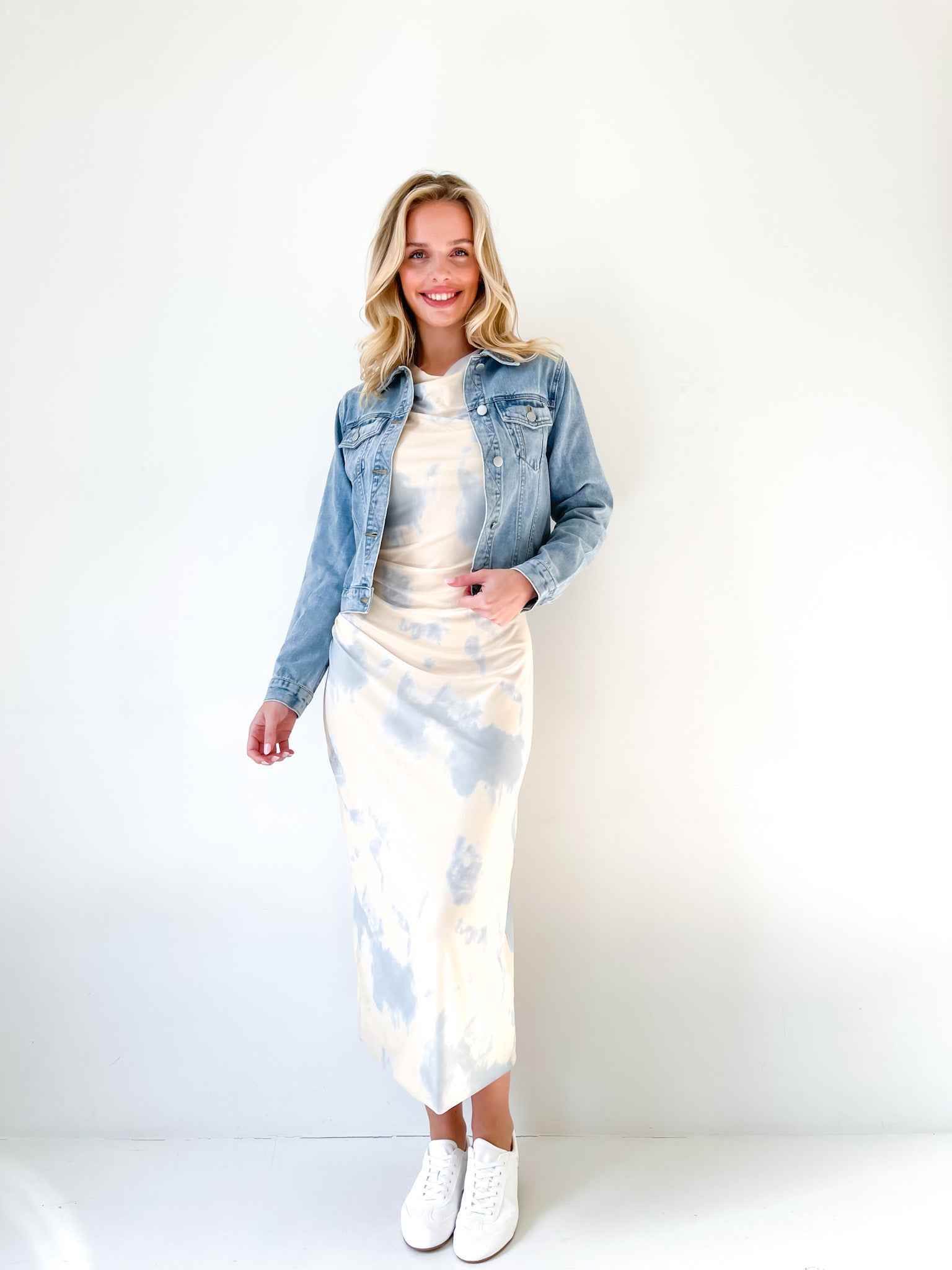 CLASSIC DENIM JACKET