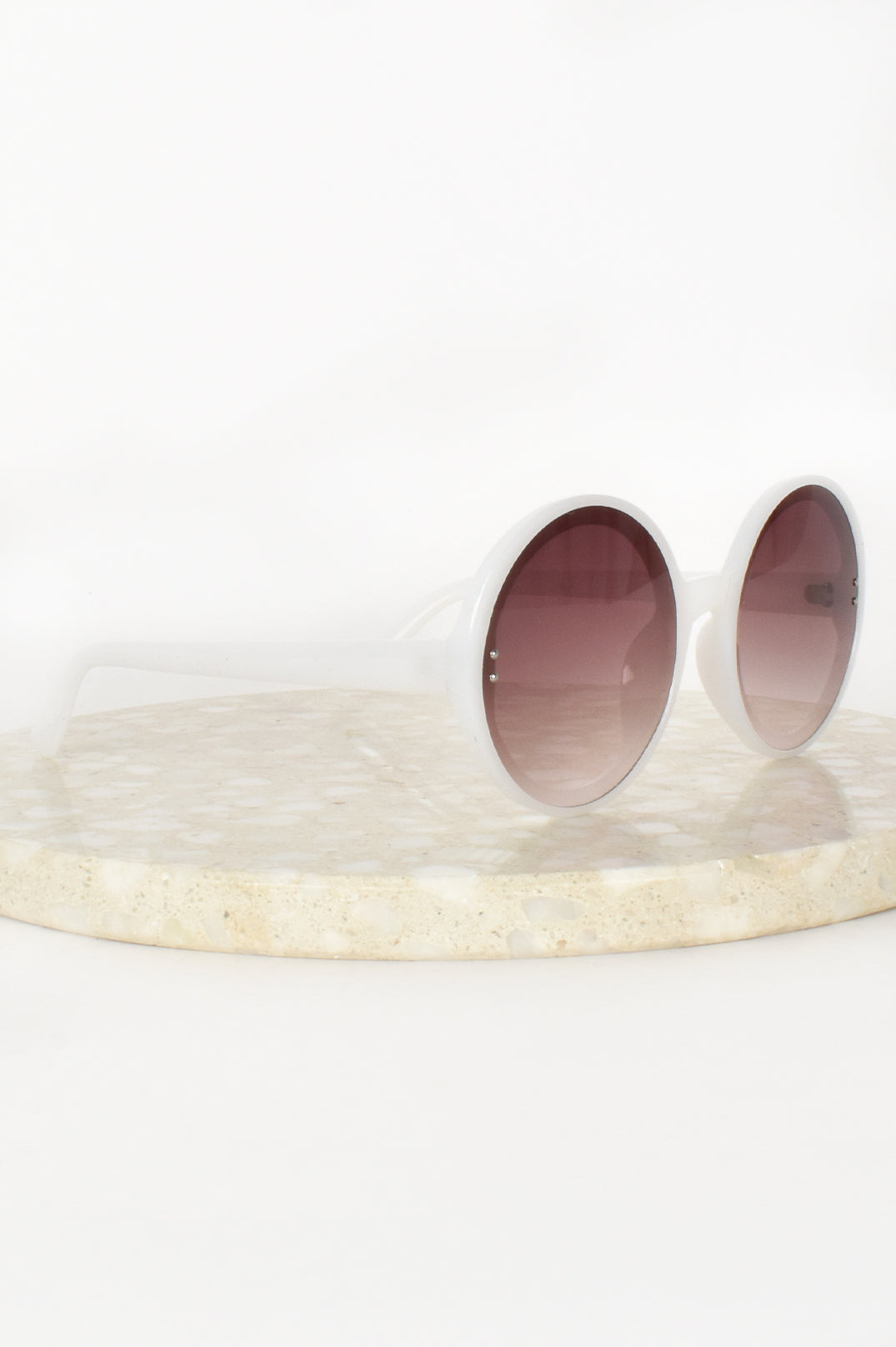 WEEKEND LOVE SUNGLASSES