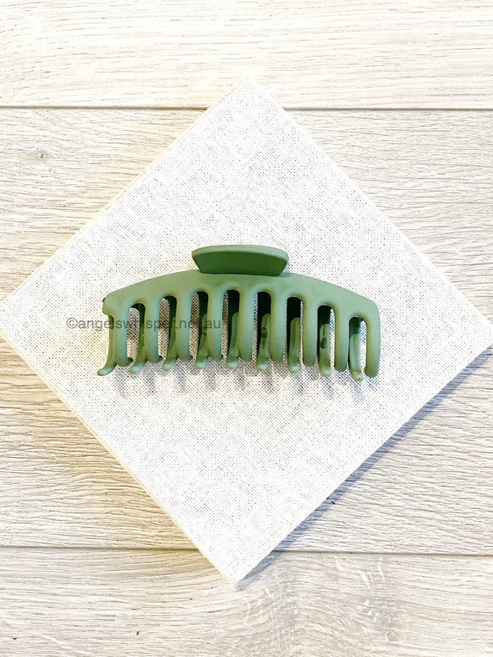 Regina Matte Claw Clip