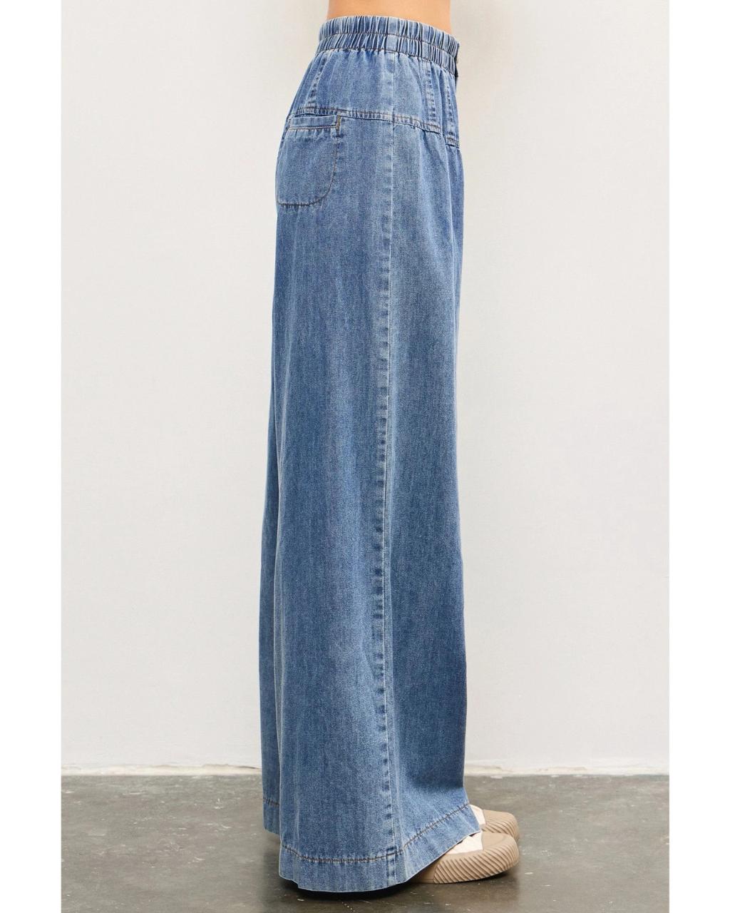 RELAXED WIDE LEG BUTTON JEANS
