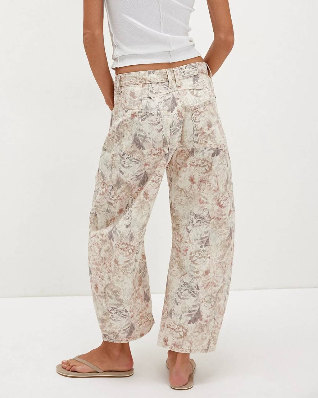 FLORAL PRINT BARRELL JEANS