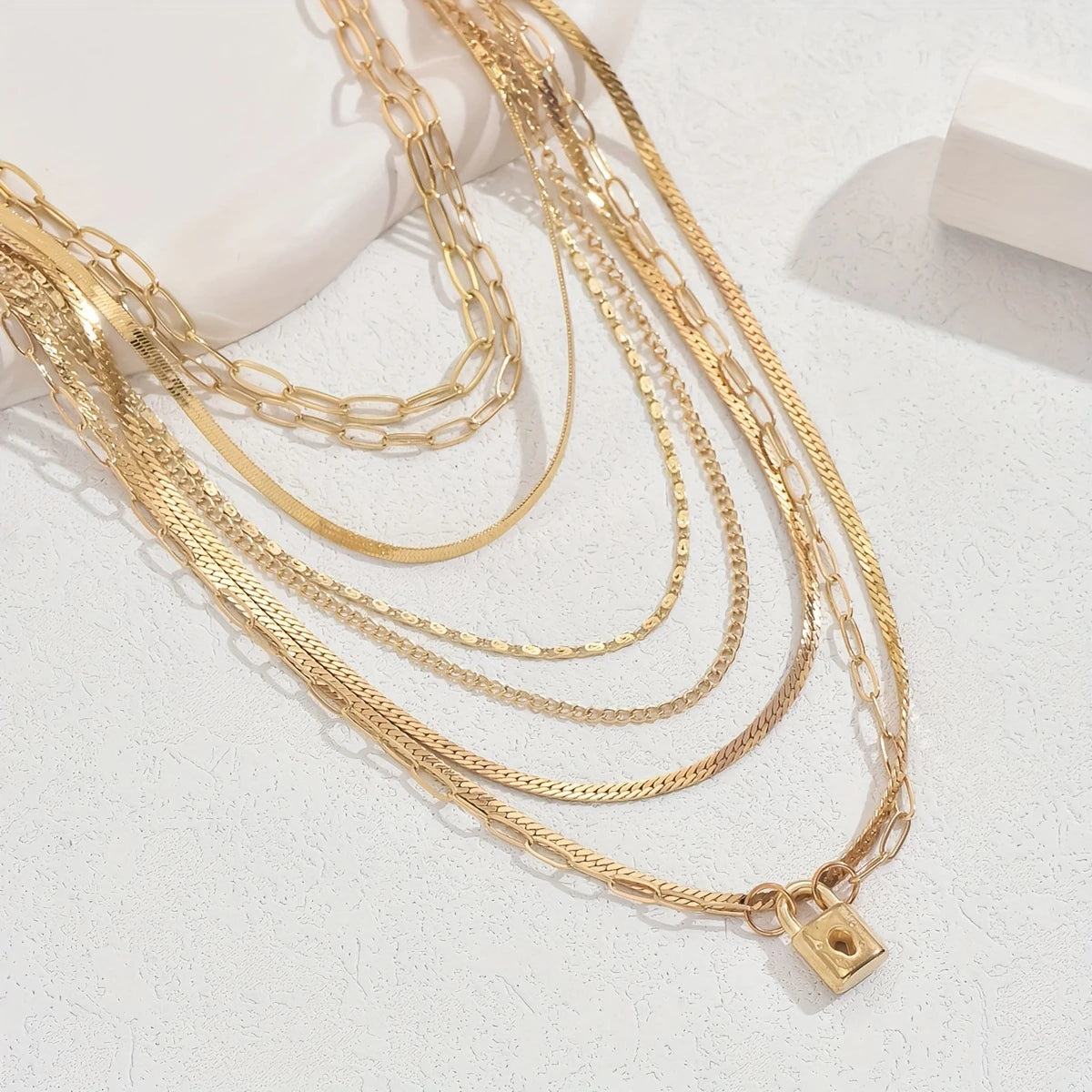 SO MANY LAYERS NECKLACE