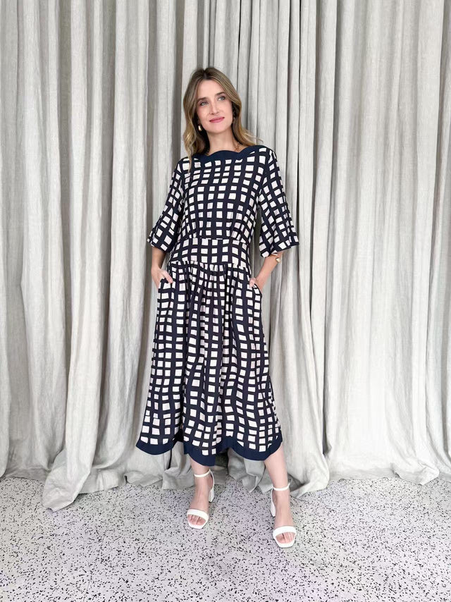 CHECK SCALLOP DRESS