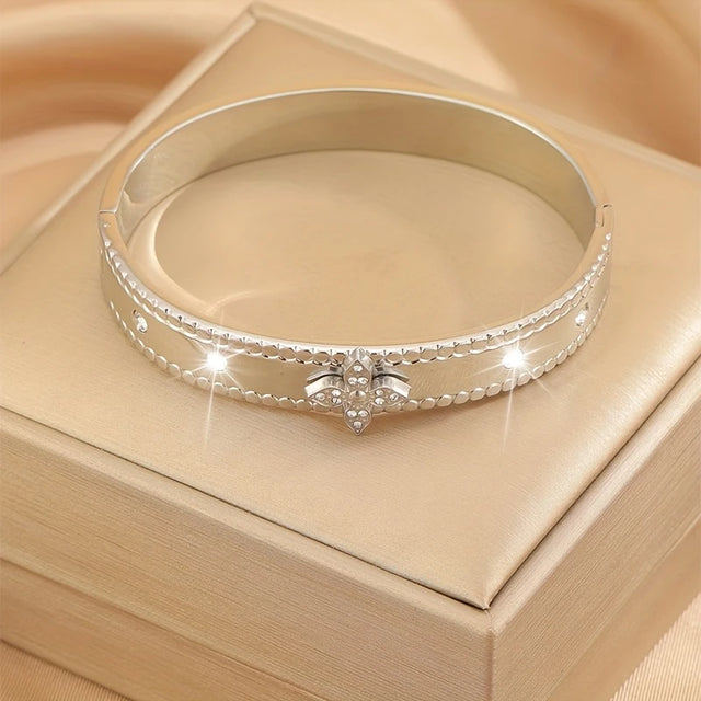CLEEF BANGLE