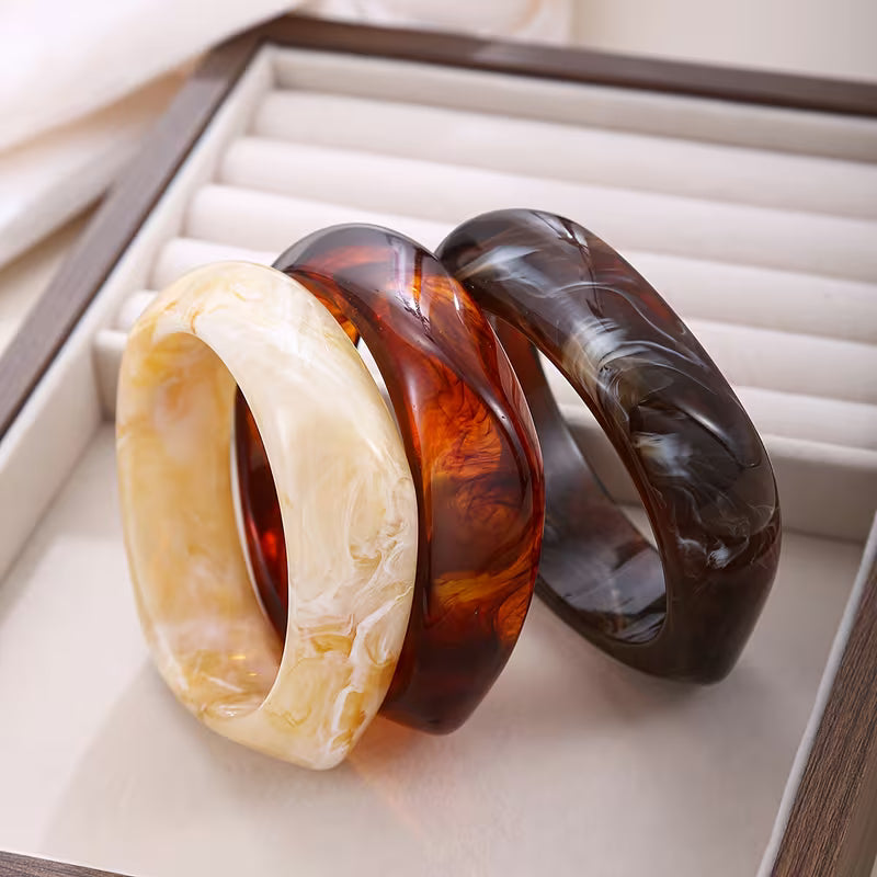 STACKABLE RESIN BANGLE SET