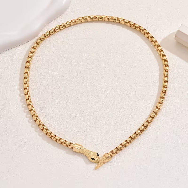 GOLDEN SNAKE NECKLACE