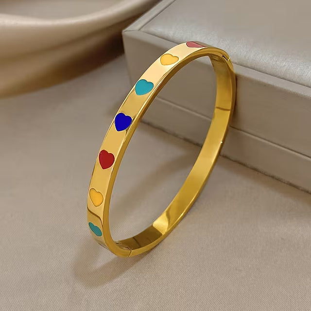 HEART ENAMEL BANGLE