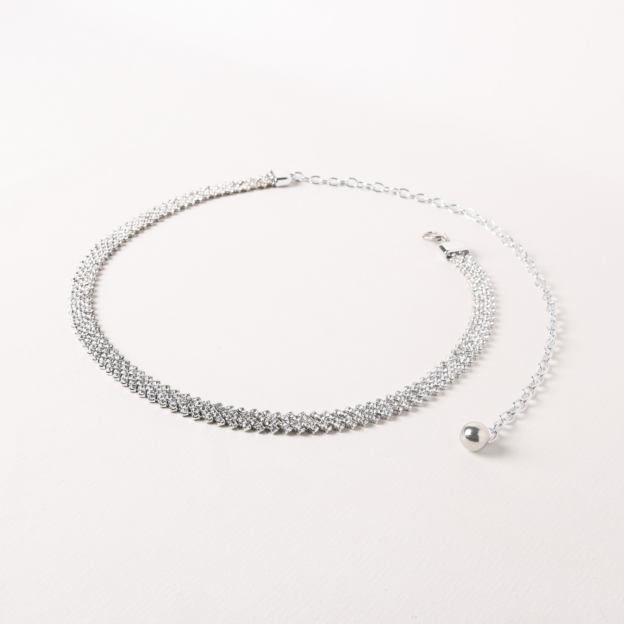 DIAMANTE ROWS CHAIN BACK BELT