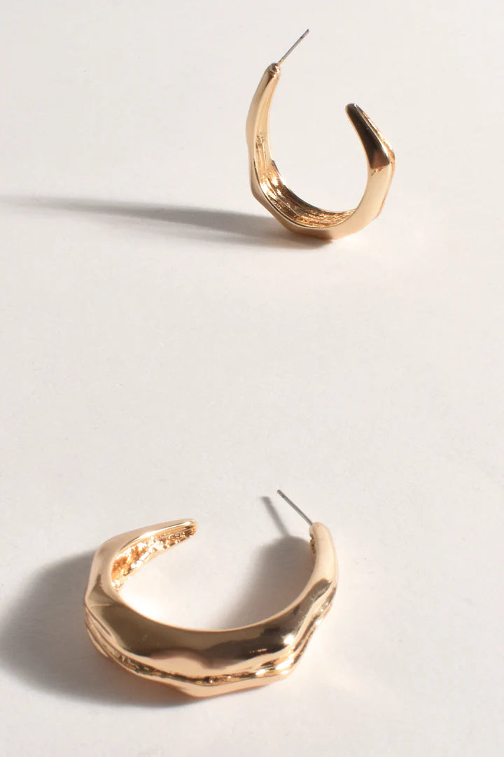 ZIA STATEMENT METAL HOOPS (GOLD)